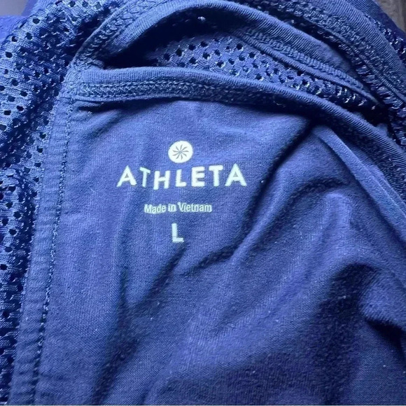 Athleta Be Free Navy Blue Mesh Tank Top Size Large Athletic Athleisure Gym - Picture 8 of 9